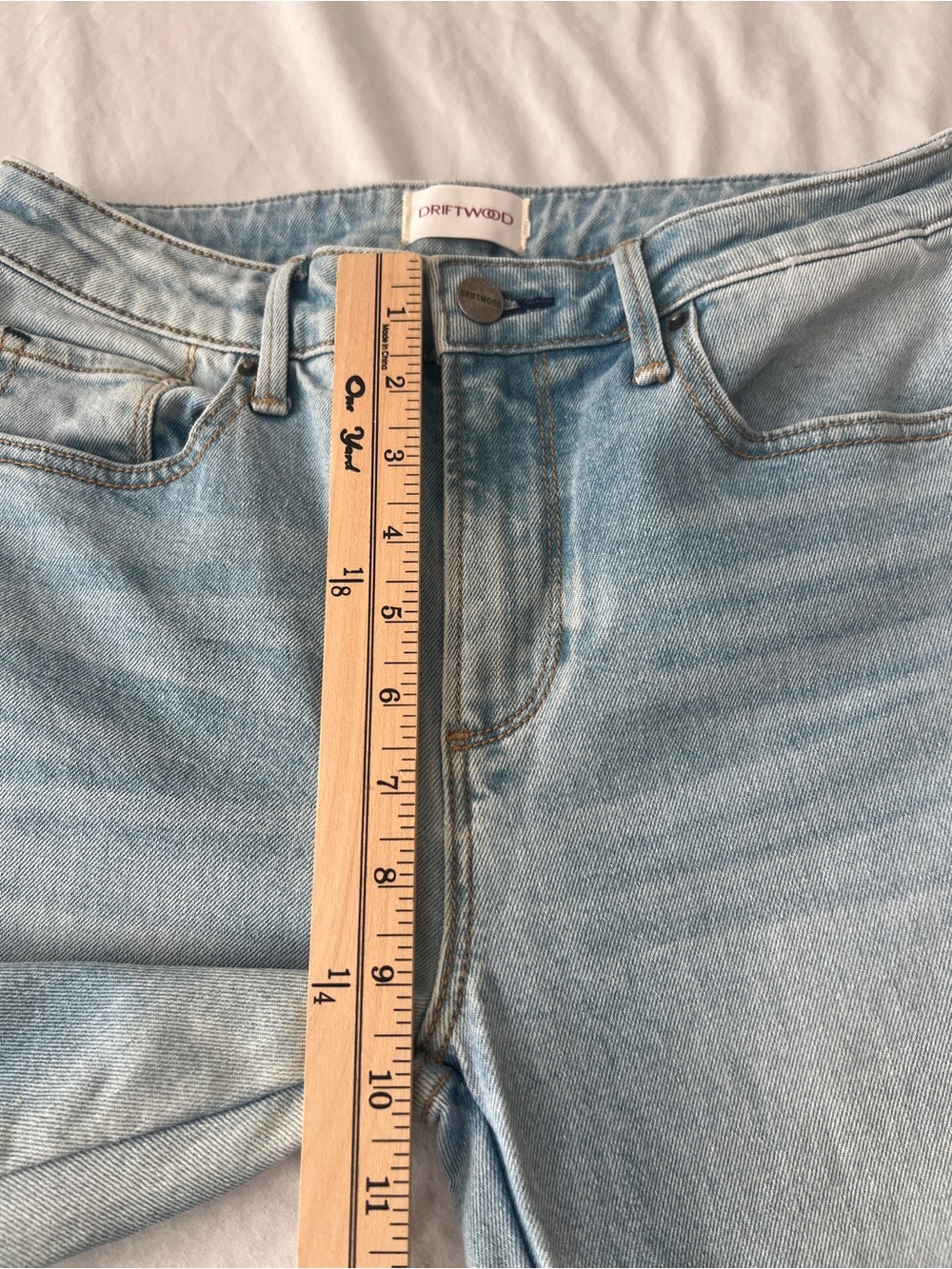 Driftwood Farrah Embroidered Flare Light Wash Jeans Size 26 - Picture 14 of 15